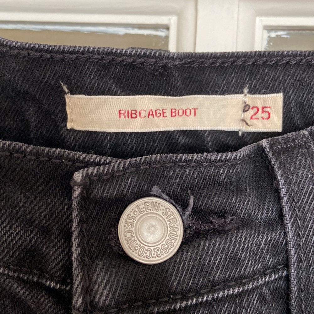 Levis Ribcage Jeans - Picture 4 of 5